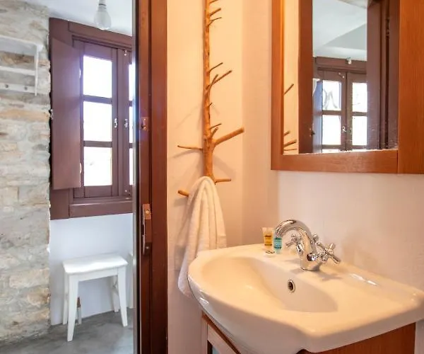 Platsa's House Apartment Aperathos