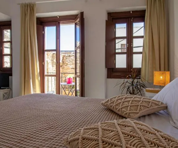 Platsa's House * Aperathos